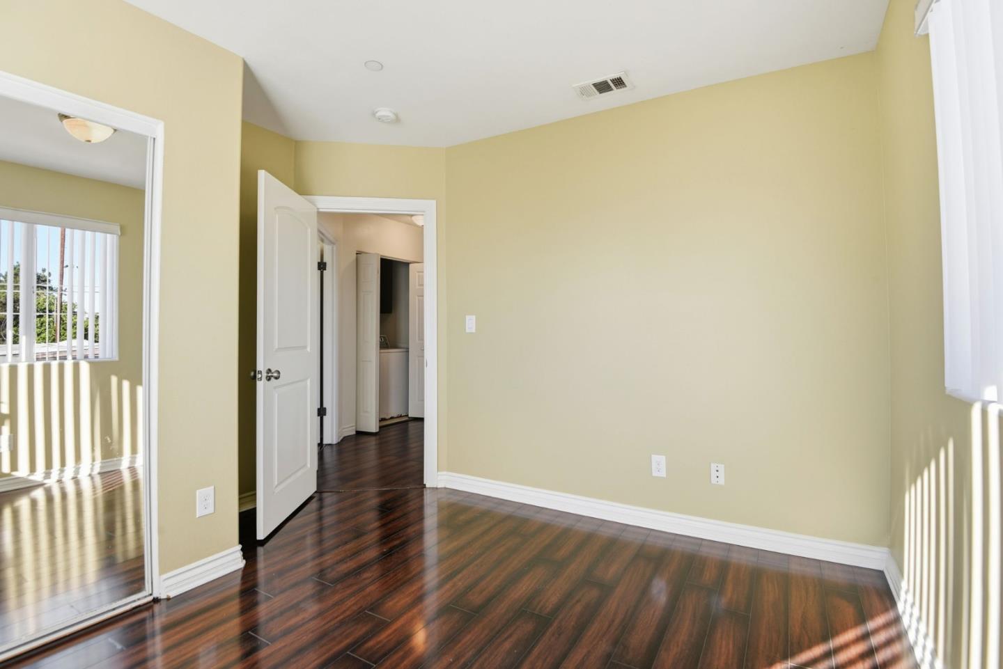 Detail Gallery Image 14 of 25 For 1614 W 39th Pl, Los Angeles,  CA 90062 - 4 Beds | 3 Baths