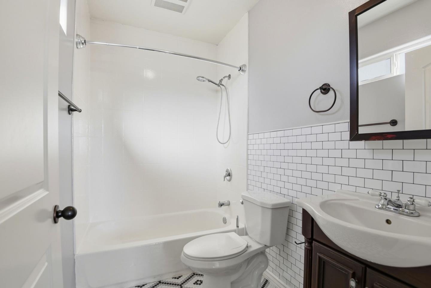 Detail Gallery Image 20 of 25 For 1614 W 39th Pl, Los Angeles,  CA 90062 - 4 Beds | 3 Baths