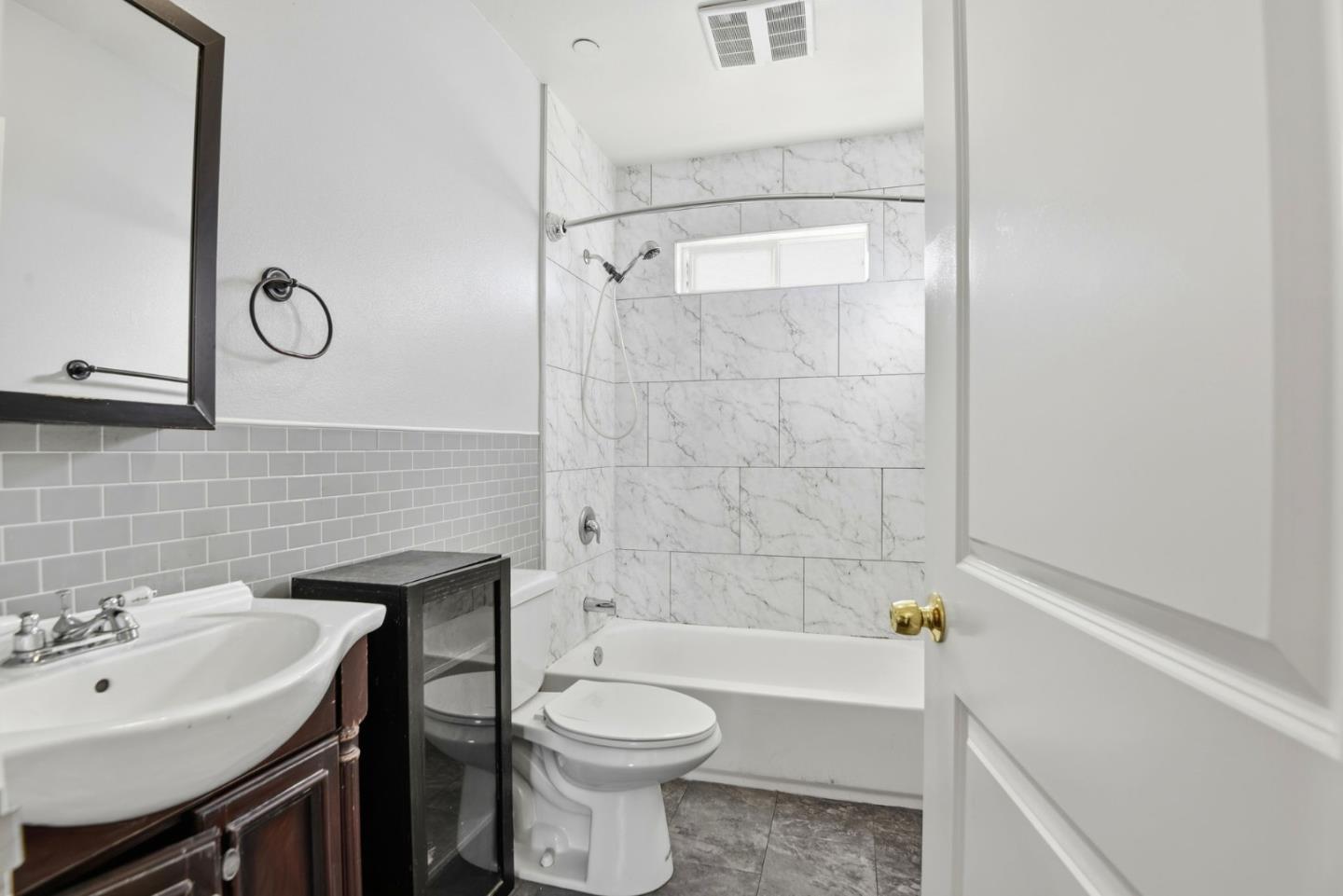 Detail Gallery Image 21 of 25 For 1614 W 39th Pl, Los Angeles,  CA 90062 - 4 Beds | 3 Baths