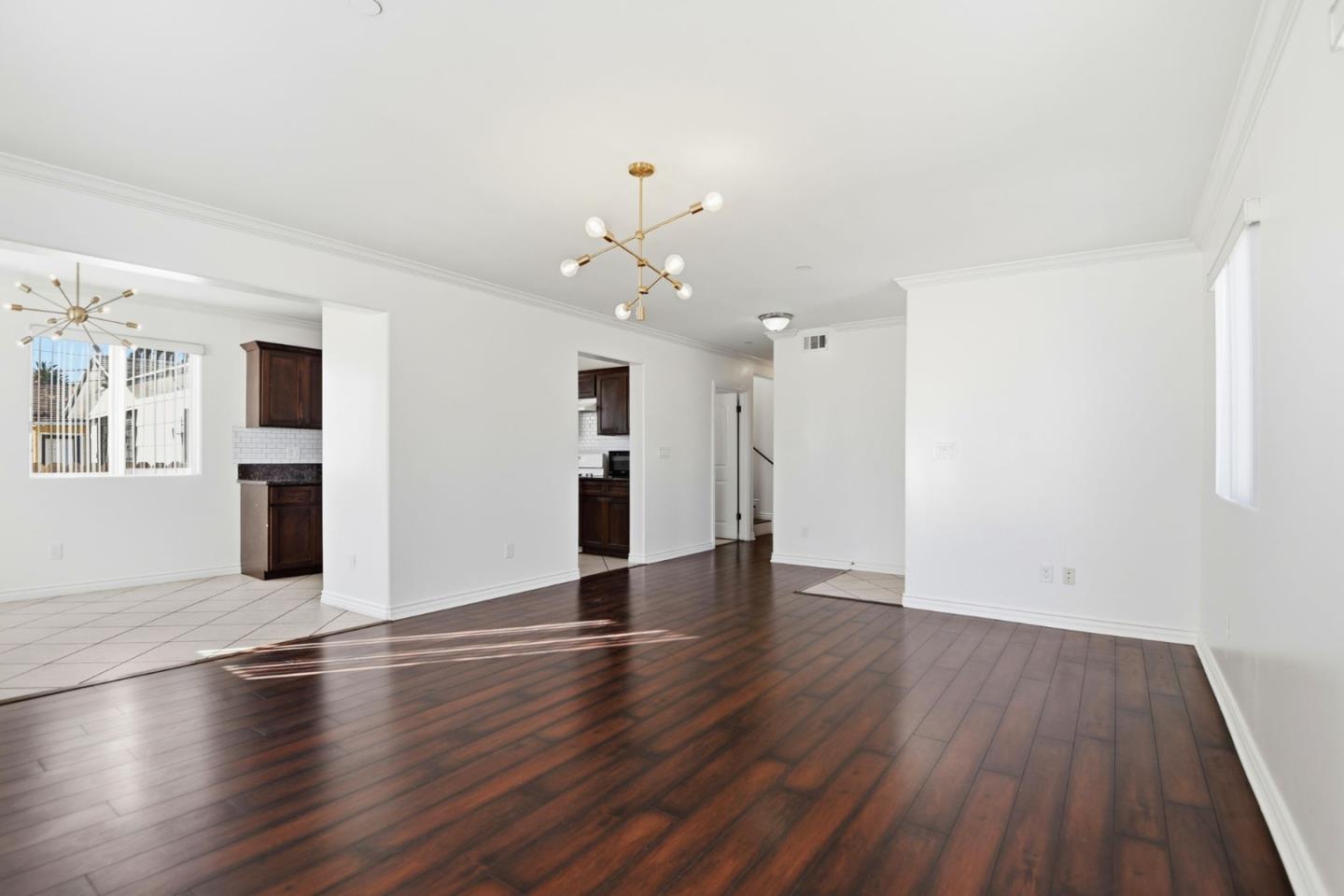 Detail Gallery Image 4 of 25 For 1614 W 39th Pl, Los Angeles,  CA 90062 - 4 Beds | 3 Baths