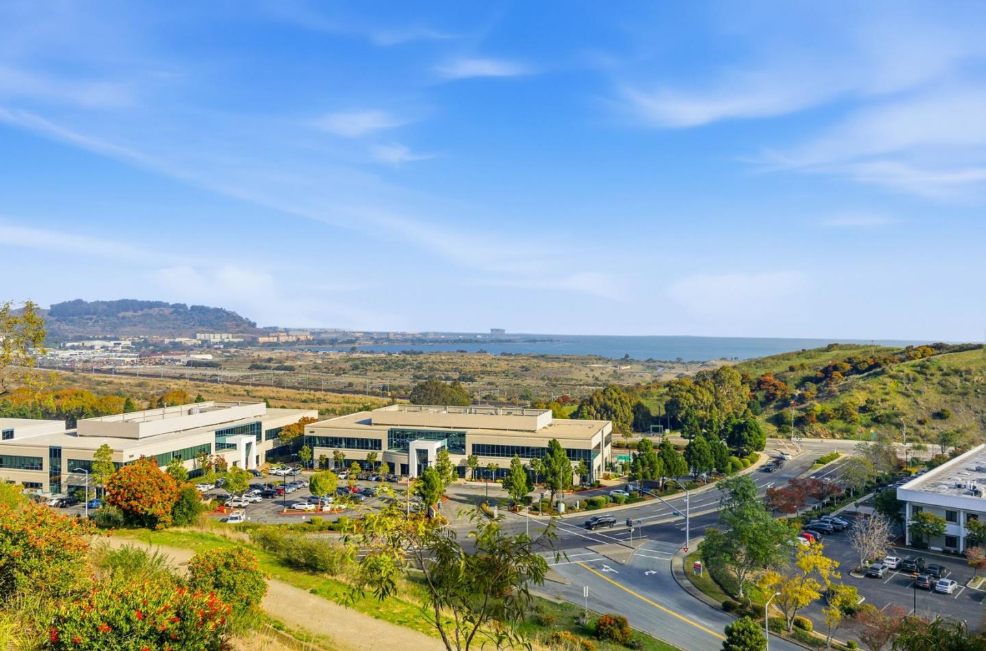 Detail Gallery Image 10 of 35 For 134 Cliff Swallow Ct, Brisbane,  CA 94005 - 2 Beds | 2 Baths