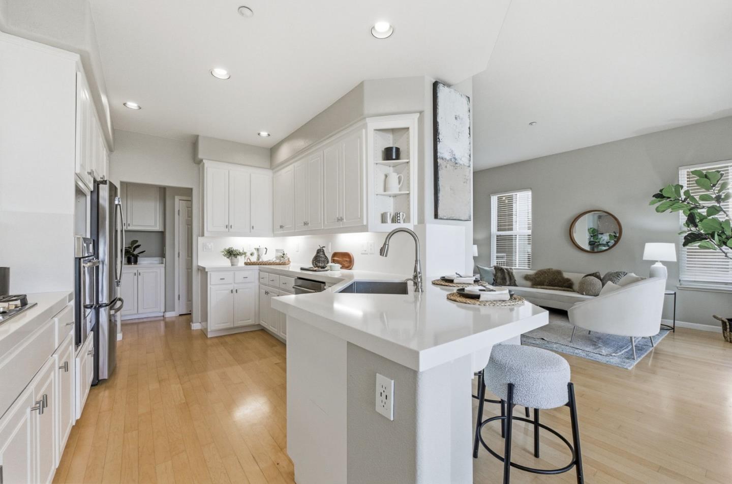 Detail Gallery Image 12 of 35 For 134 Cliff Swallow Ct, Brisbane,  CA 94005 - 2 Beds | 2 Baths