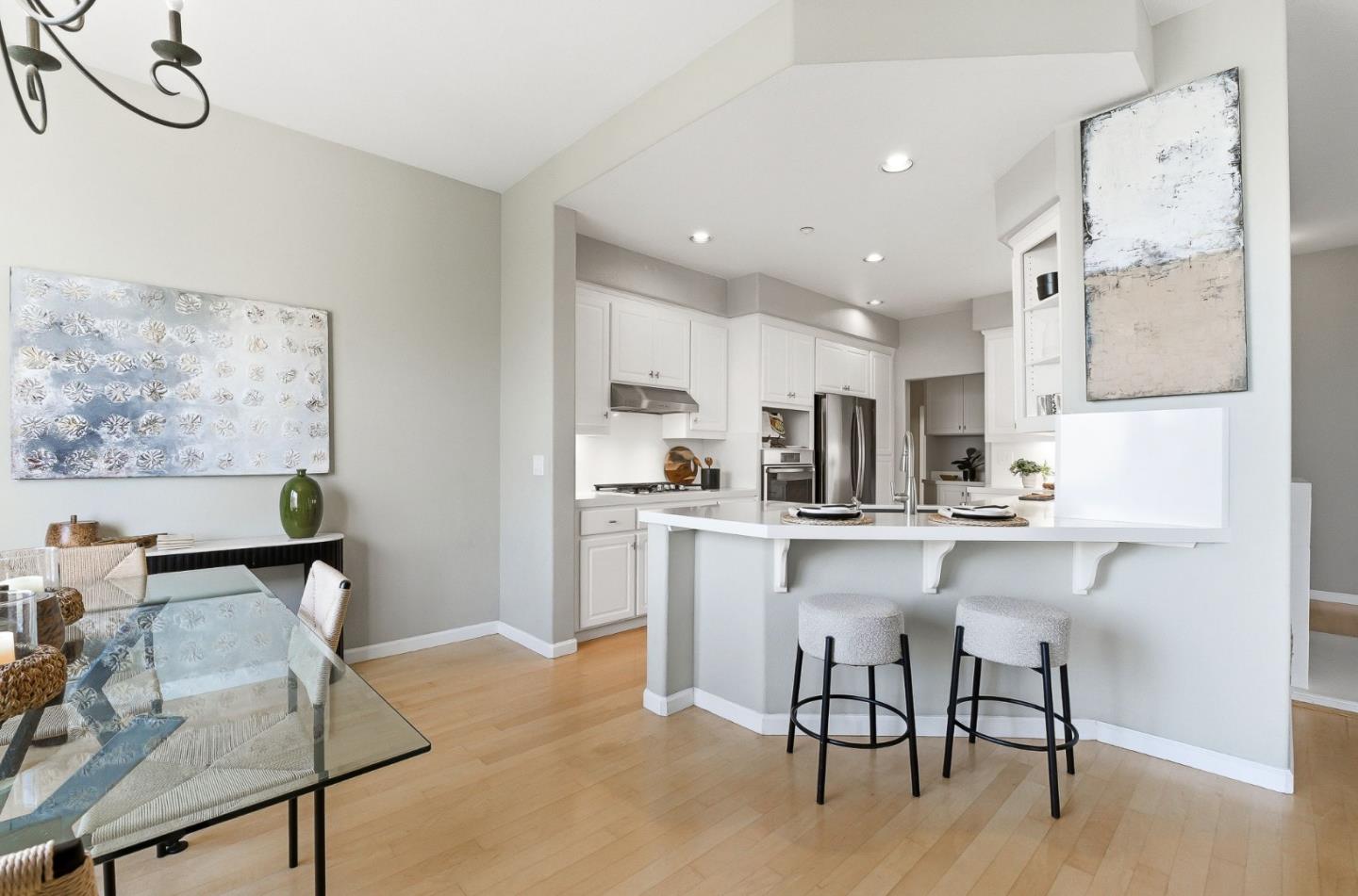 Detail Gallery Image 14 of 35 For 134 Cliff Swallow Ct, Brisbane,  CA 94005 - 2 Beds | 2 Baths