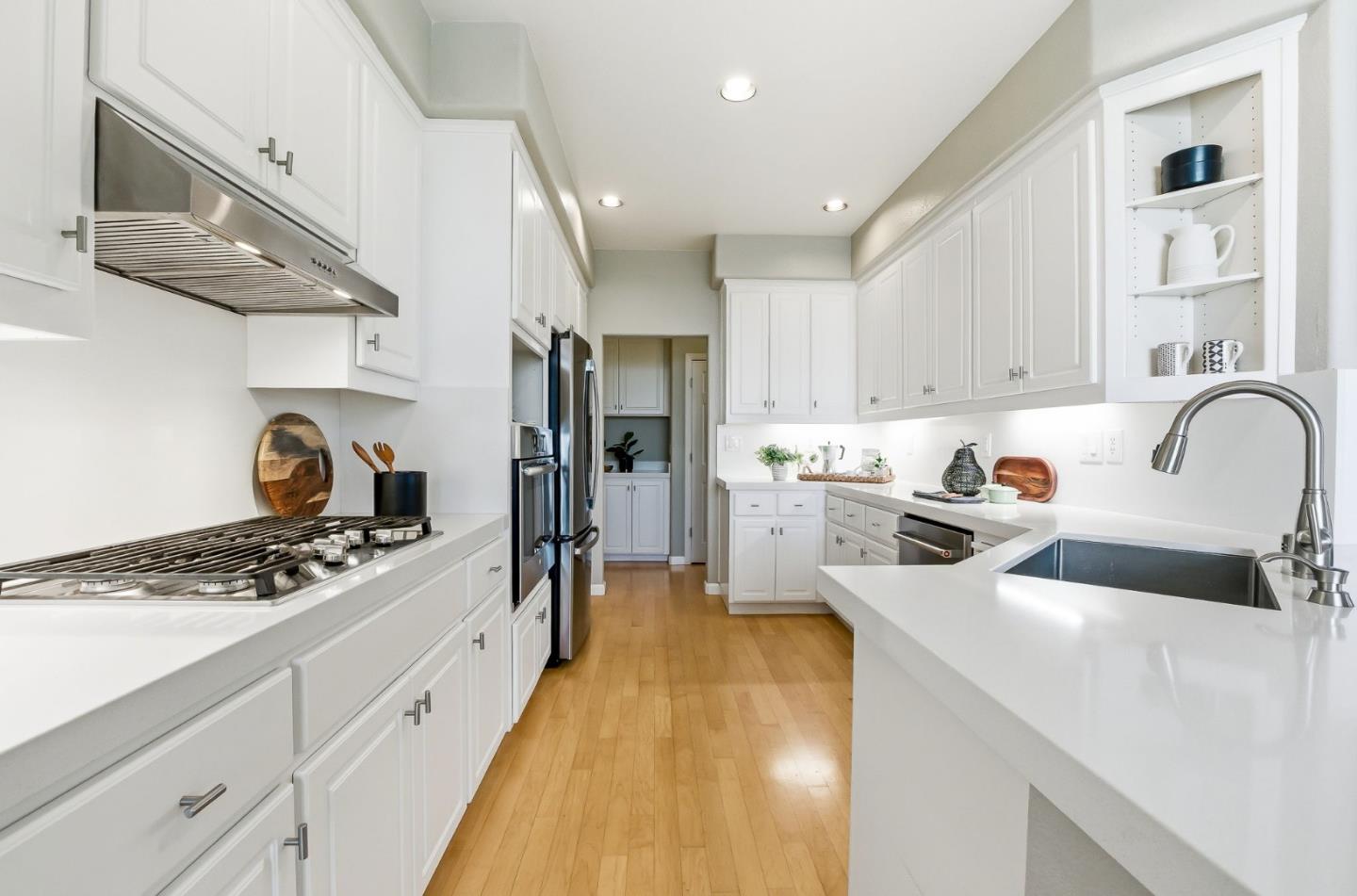 Detail Gallery Image 16 of 35 For 134 Cliff Swallow Ct, Brisbane,  CA 94005 - 2 Beds | 2 Baths