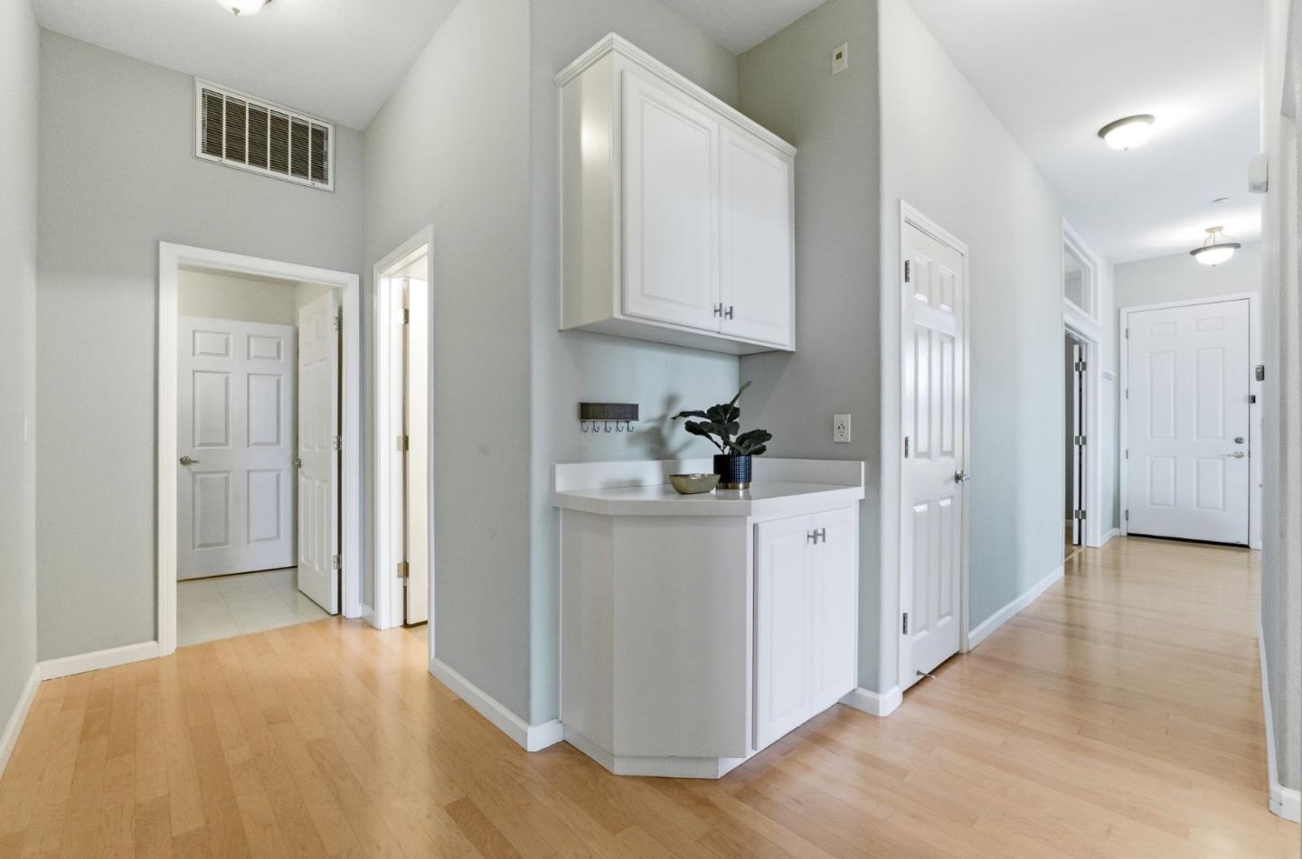 Detail Gallery Image 18 of 35 For 134 Cliff Swallow Ct, Brisbane,  CA 94005 - 2 Beds | 2 Baths