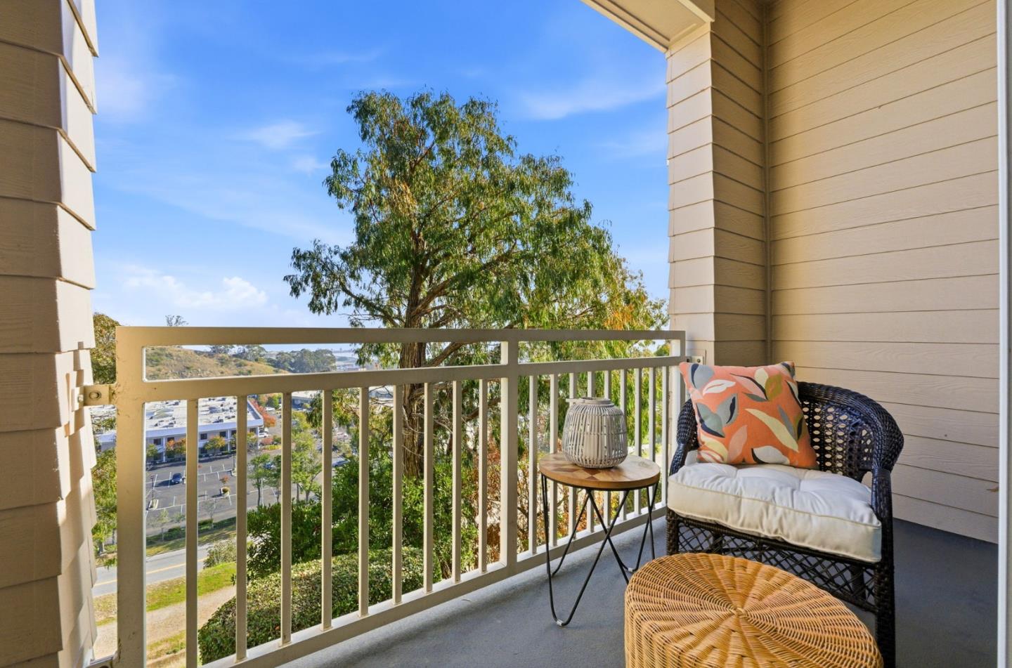 Detail Gallery Image 23 of 35 For 134 Cliff Swallow Ct, Brisbane,  CA 94005 - 2 Beds | 2 Baths