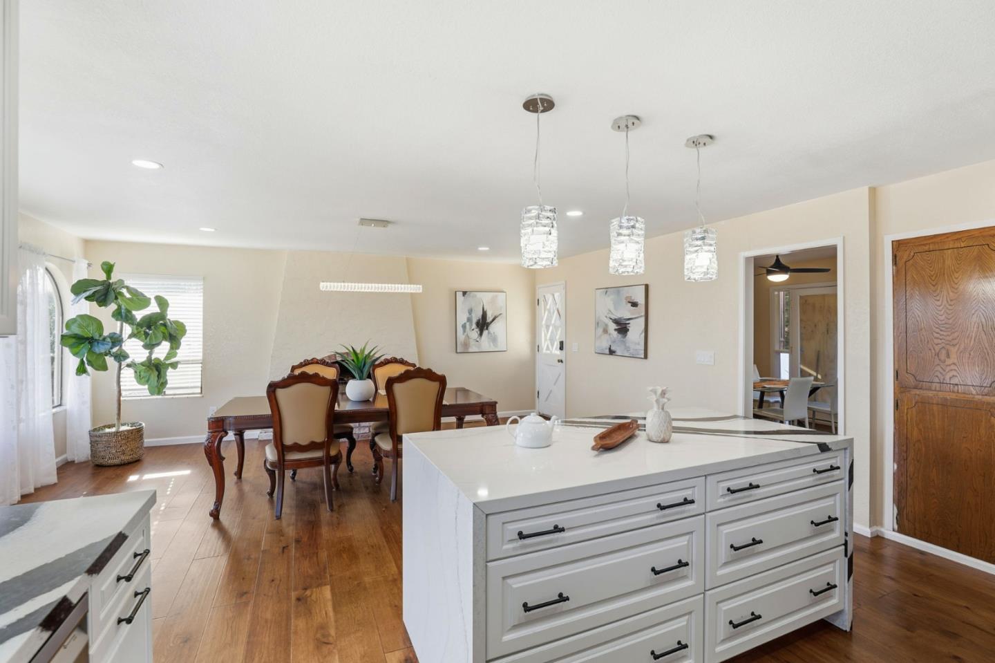 Detail Gallery Image 16 of 38 For 130 Georges Dr, Hollister,  CA 95023 - 3 Beds | 2 Baths