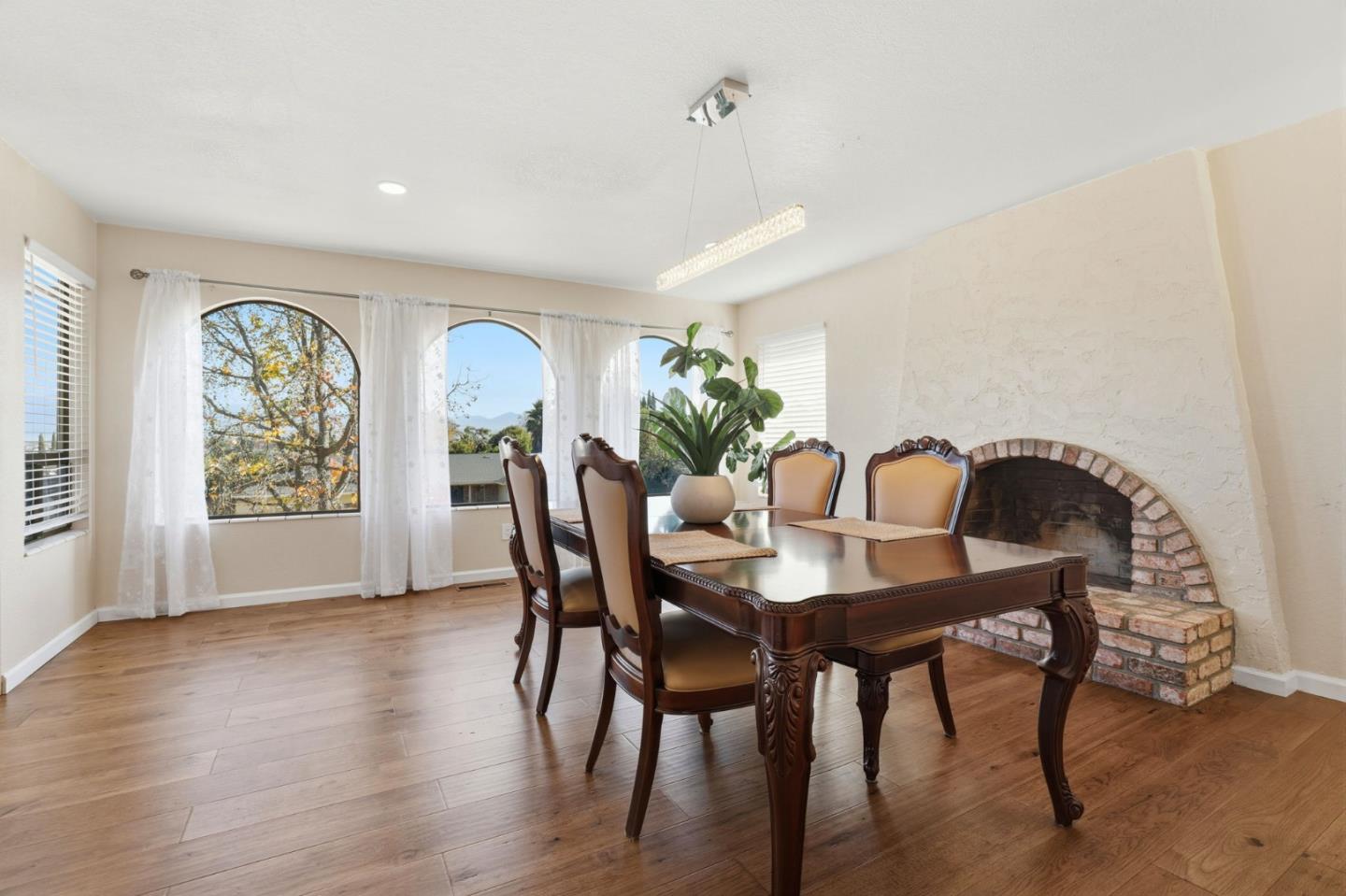 Detail Gallery Image 17 of 38 For 130 Georges Dr, Hollister,  CA 95023 - 3 Beds | 2 Baths