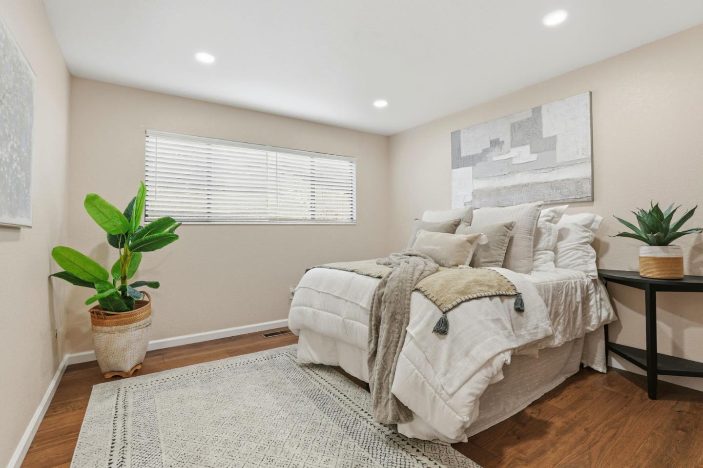 Detail Gallery Image 25 of 38 For 130 Georges Dr, Hollister,  CA 95023 - 3 Beds | 2 Baths