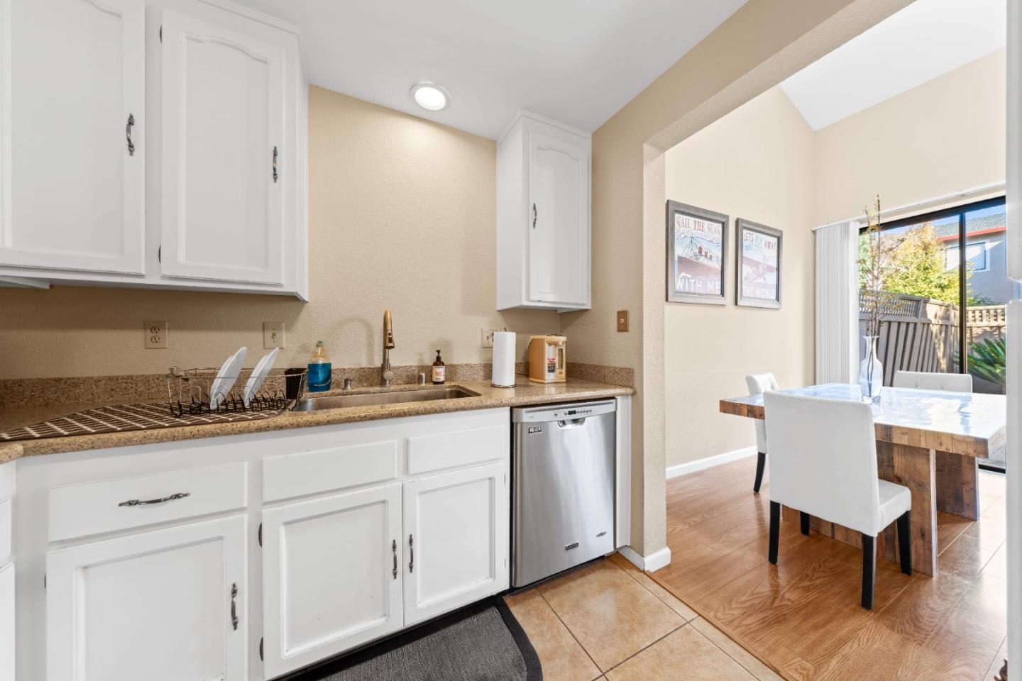 Detail Gallery Image 9 of 32 For 2051 Holly Branch Ct, Santa Clara,  CA 95050 - 2 Beds | 2 Baths