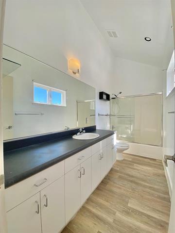 Detail Gallery Image 12 of 16 For 864 Laurel St a,  San Carlos,  CA 94070 - 2 Beds | 0 Baths