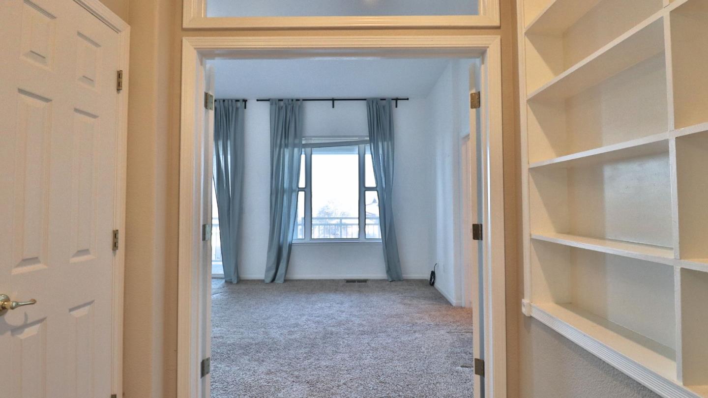 Detail Gallery Image 22 of 42 For 132 Warbler Ln, Brisbane,  CA 94005 - 2 Beds | 2 Baths