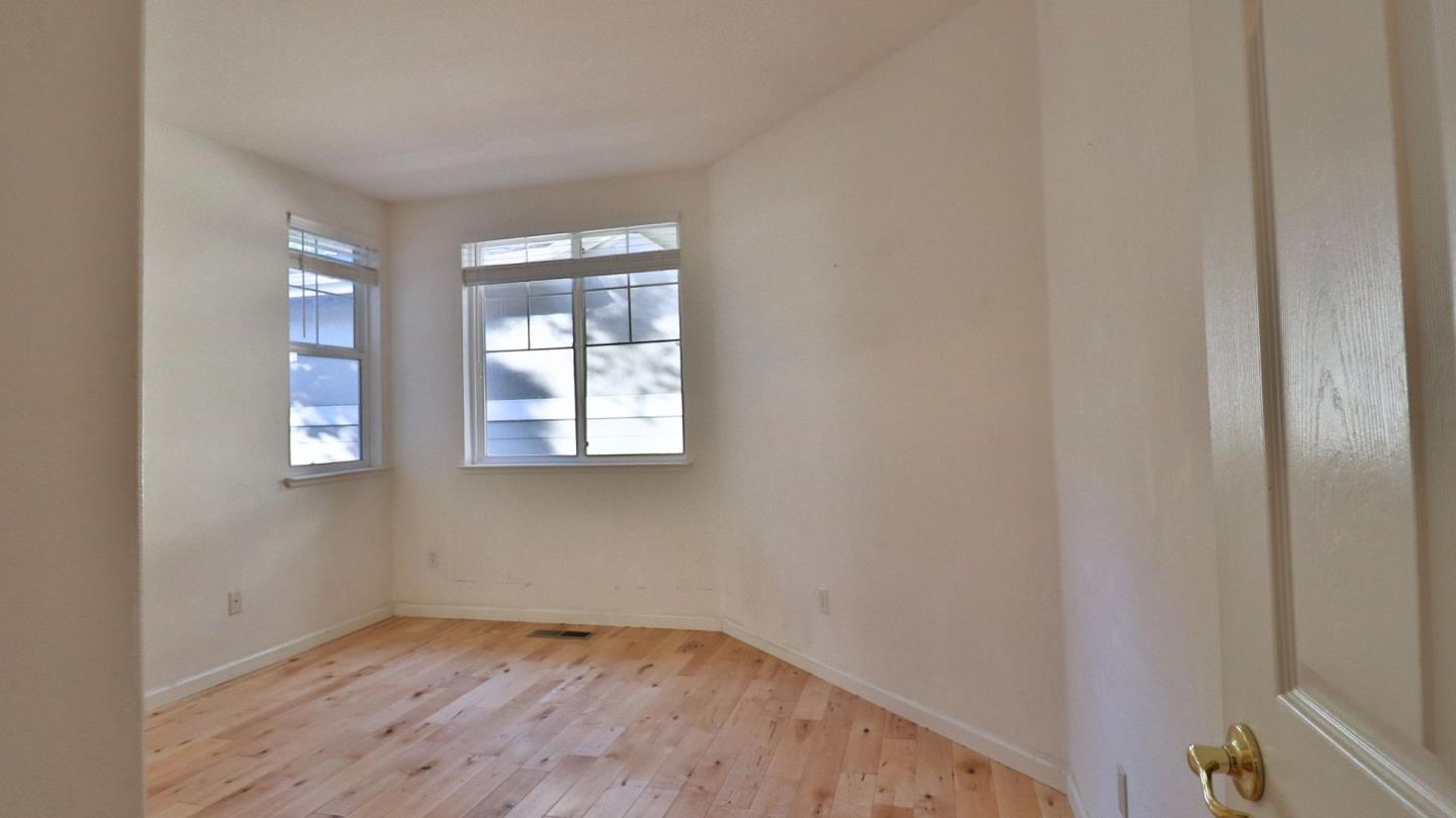 Detail Gallery Image 33 of 42 For 132 Warbler Ln, Brisbane,  CA 94005 - 2 Beds | 2 Baths