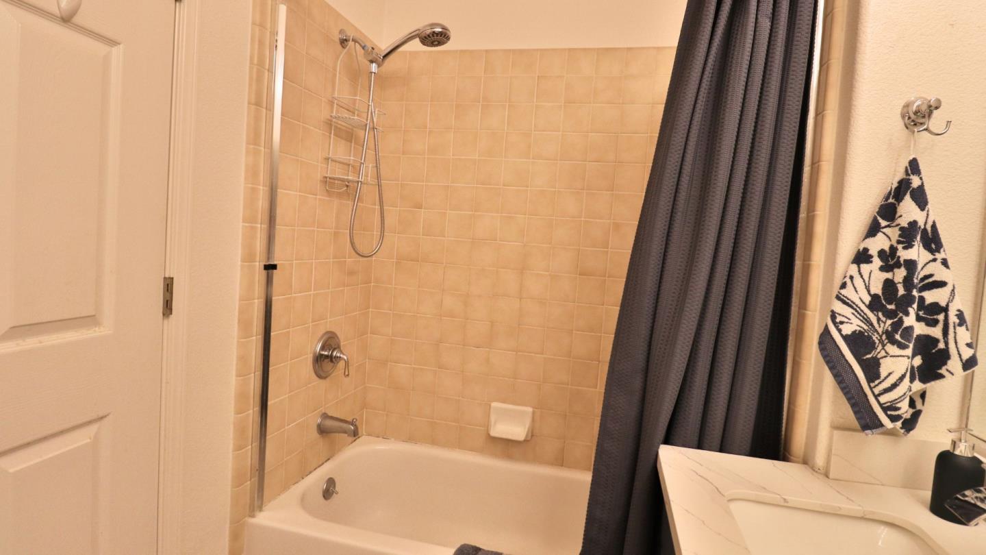 Detail Gallery Image 38 of 42 For 132 Warbler Ln, Brisbane,  CA 94005 - 2 Beds | 2 Baths