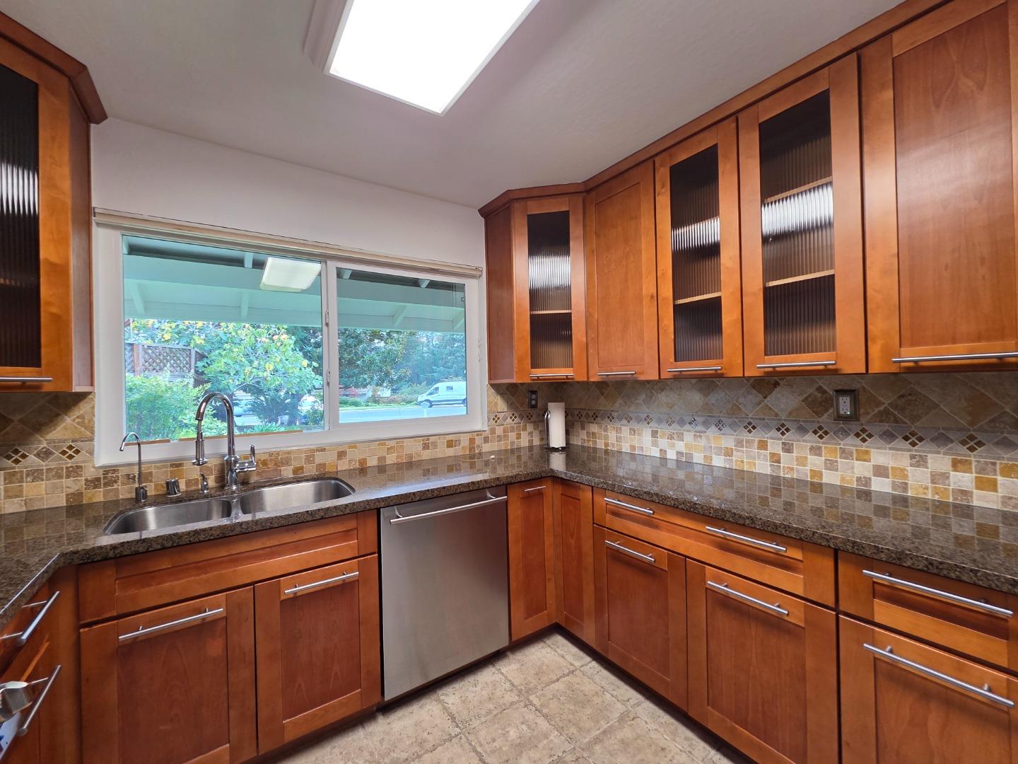 Detail Gallery Image 13 of 41 For 50 Nottingham Pl Pl, Clayton,  CA 94517 - 4 Beds | 2 Baths