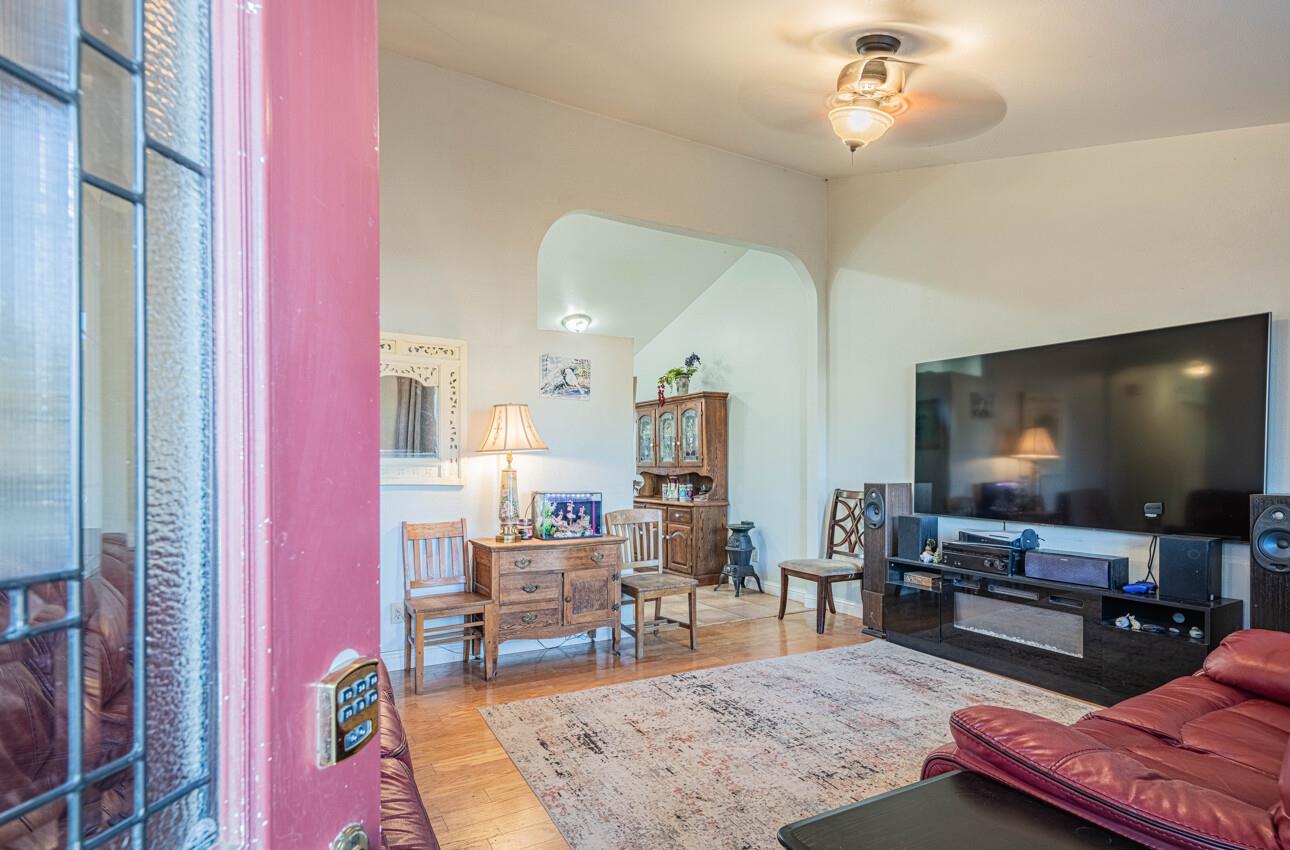 Detail Gallery Image 4 of 22 For 267 Palo Verde St, Greenfield,  CA 93927 - 4 Beds | 2 Baths