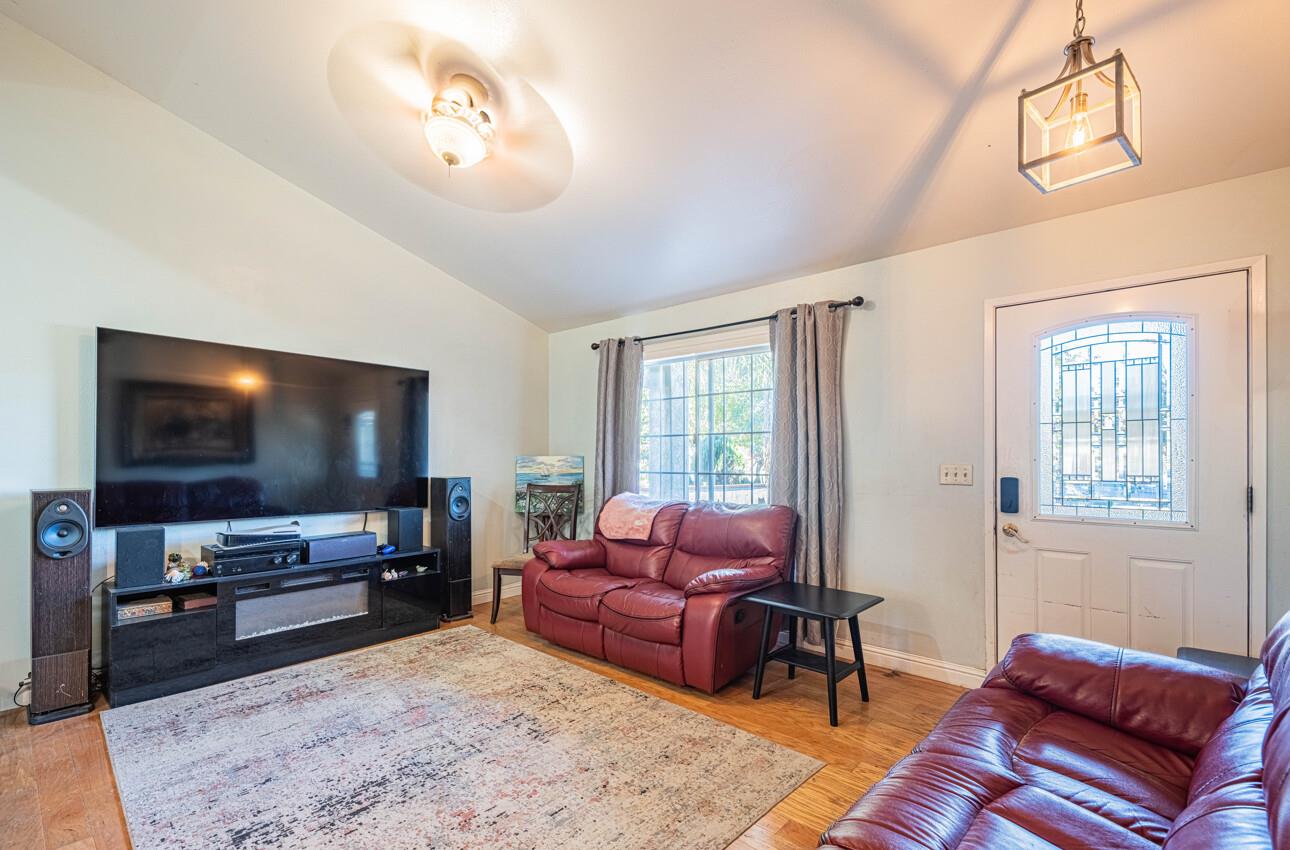 Detail Gallery Image 5 of 22 For 267 Palo Verde St, Greenfield,  CA 93927 - 4 Beds | 2 Baths