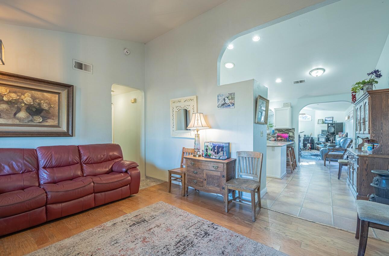 Detail Gallery Image 7 of 22 For 267 Palo Verde St, Greenfield,  CA 93927 - 4 Beds | 2 Baths