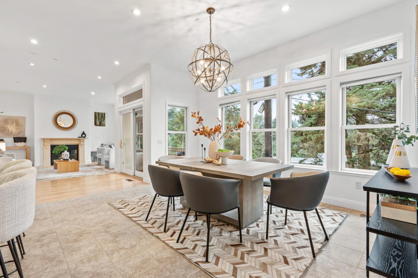 Detail Gallery Image 18 of 80 For 2220 Arrowhead Dr, Oakland,  CA 94611 - 4 Beds | 4/1 Baths