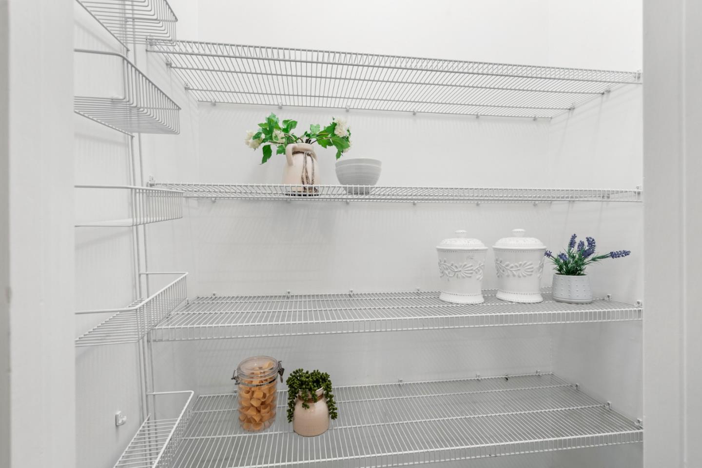 Detail Gallery Image 27 of 80 For 2220 Arrowhead Dr, Oakland,  CA 94611 - 4 Beds | 4/1 Baths