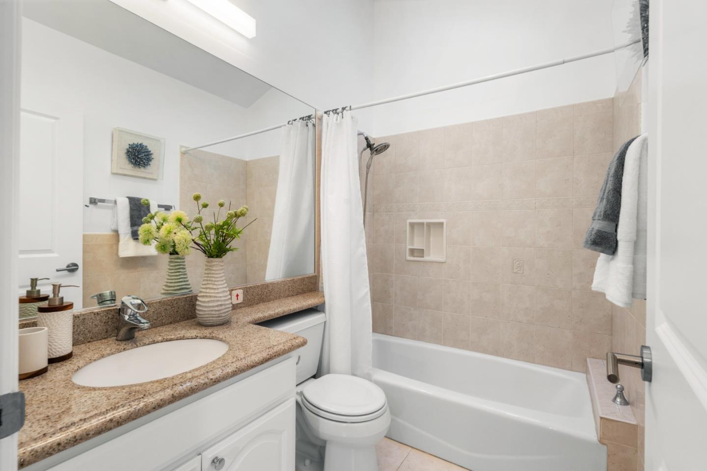 Detail Gallery Image 51 of 80 For 2220 Arrowhead Dr, Oakland,  CA 94611 - 4 Beds | 4/1 Baths