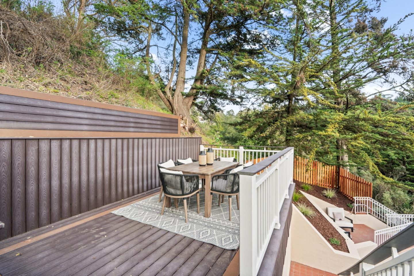 Detail Gallery Image 61 of 80 For 2220 Arrowhead Dr, Oakland,  CA 94611 - 4 Beds | 4/1 Baths