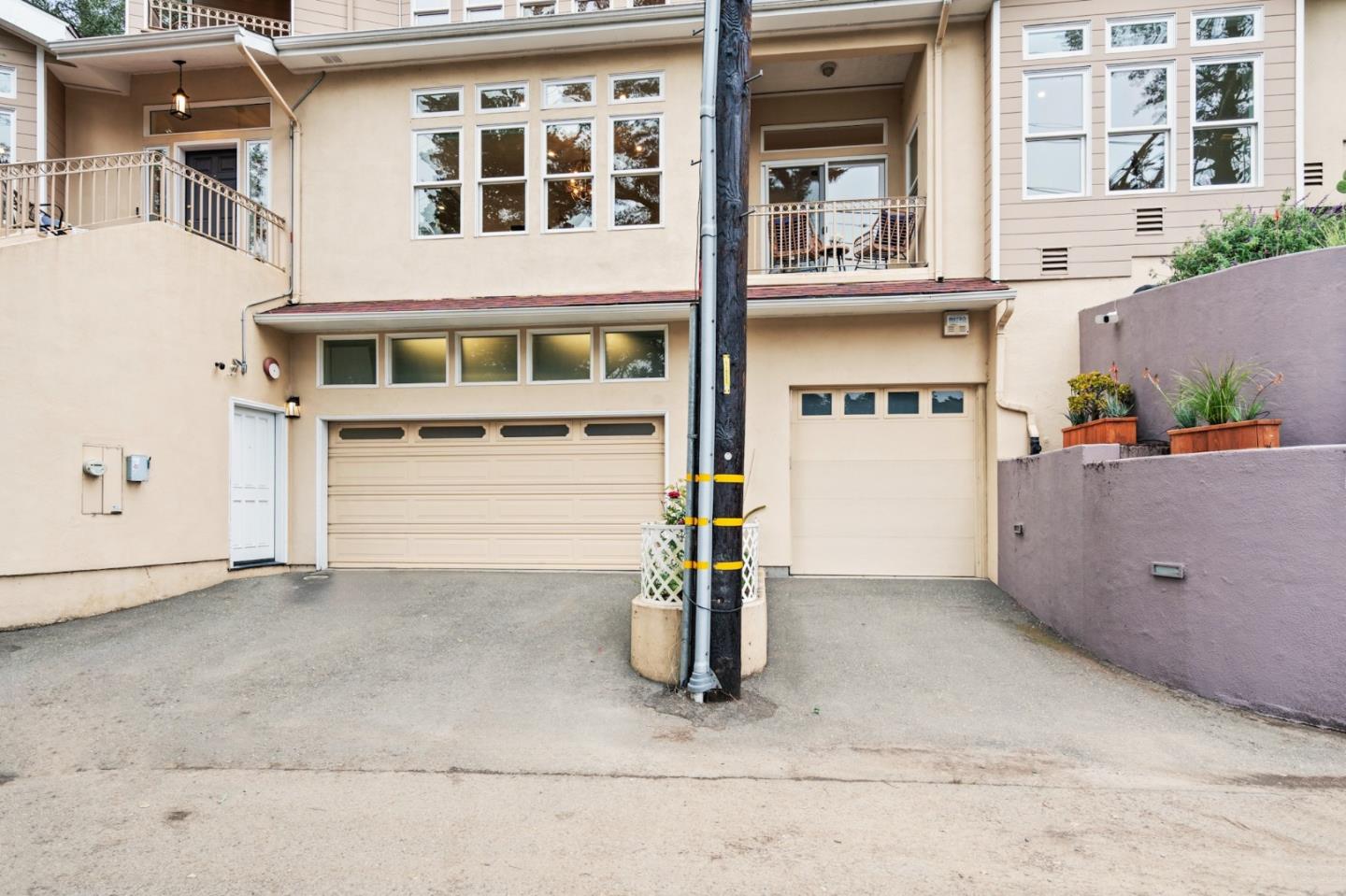 Detail Gallery Image 65 of 80 For 2220 Arrowhead Dr, Oakland,  CA 94611 - 4 Beds | 4/1 Baths