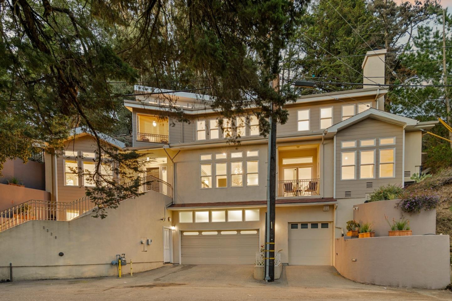 Detail Gallery Image 73 of 80 For 2220 Arrowhead Dr, Oakland,  CA 94611 - 4 Beds | 4/1 Baths