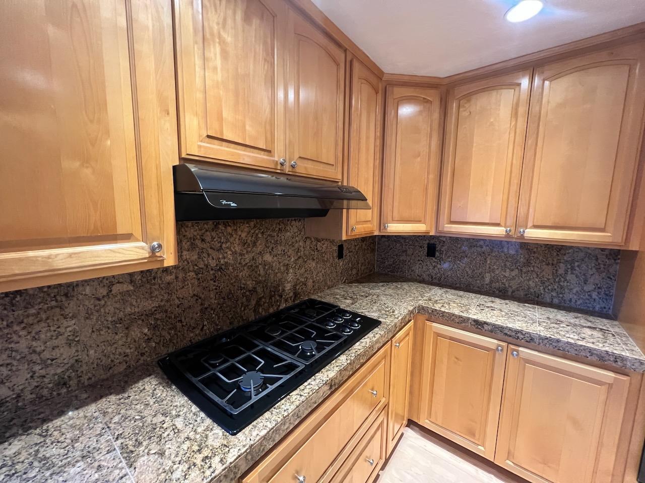 Detail Gallery Image 6 of 22 For 1595 Calle De Stuarda, San Jose,  CA 95118 - 4 Beds | 2 Baths