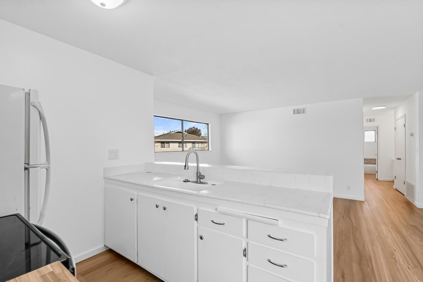 Detail Gallery Image 11 of 29 For 5577 Spinnaker Dr #4,  San Jose,  CA 95123 - 1 Beds | 1 Baths