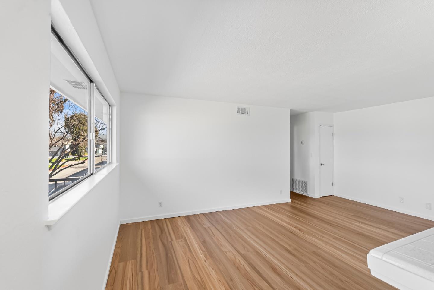 Detail Gallery Image 21 of 29 For 5577 Spinnaker Dr #4,  San Jose,  CA 95123 - 1 Beds | 1 Baths