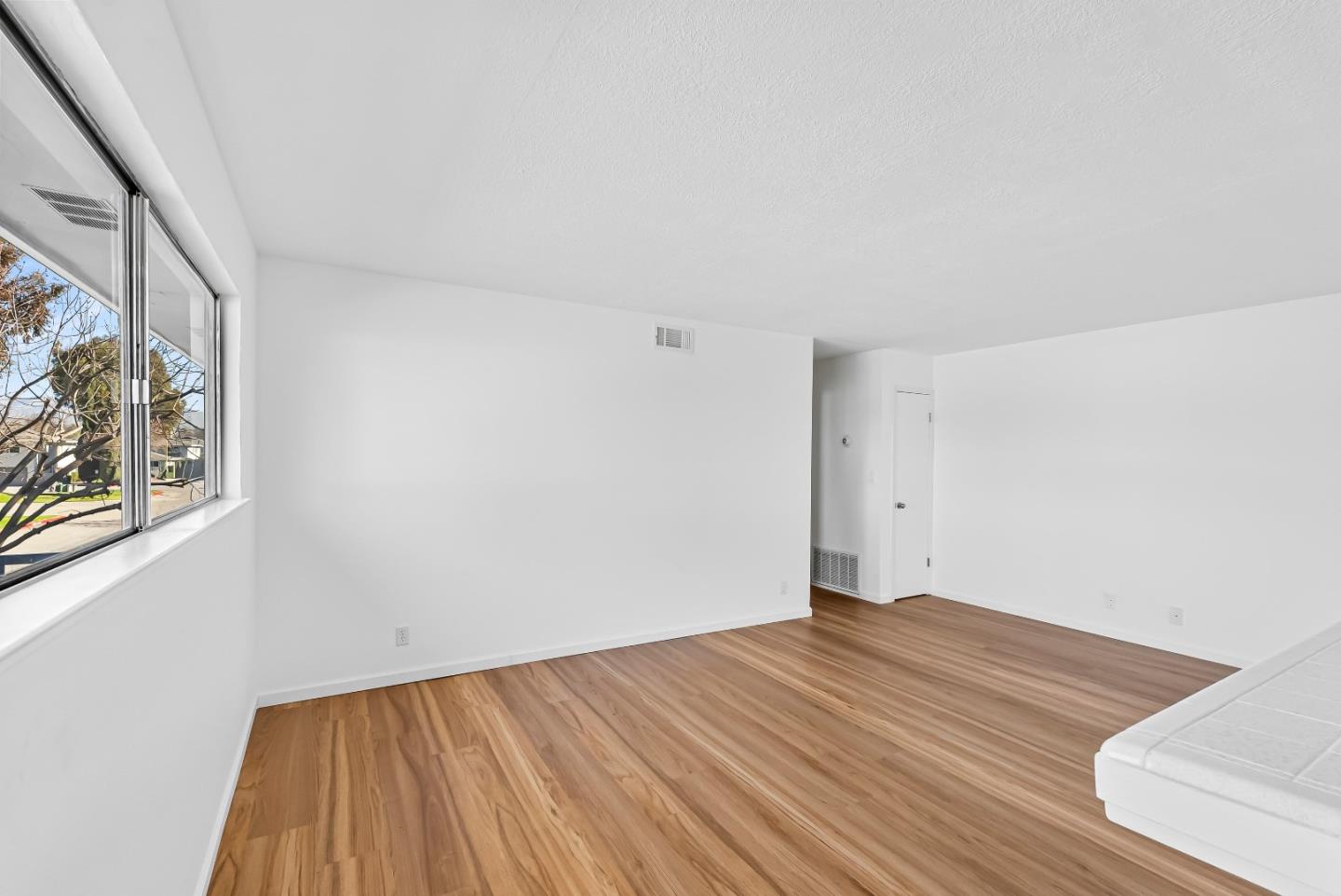 Detail Gallery Image 22 of 29 For 5577 Spinnaker Dr #4,  San Jose,  CA 95123 - 1 Beds | 1 Baths