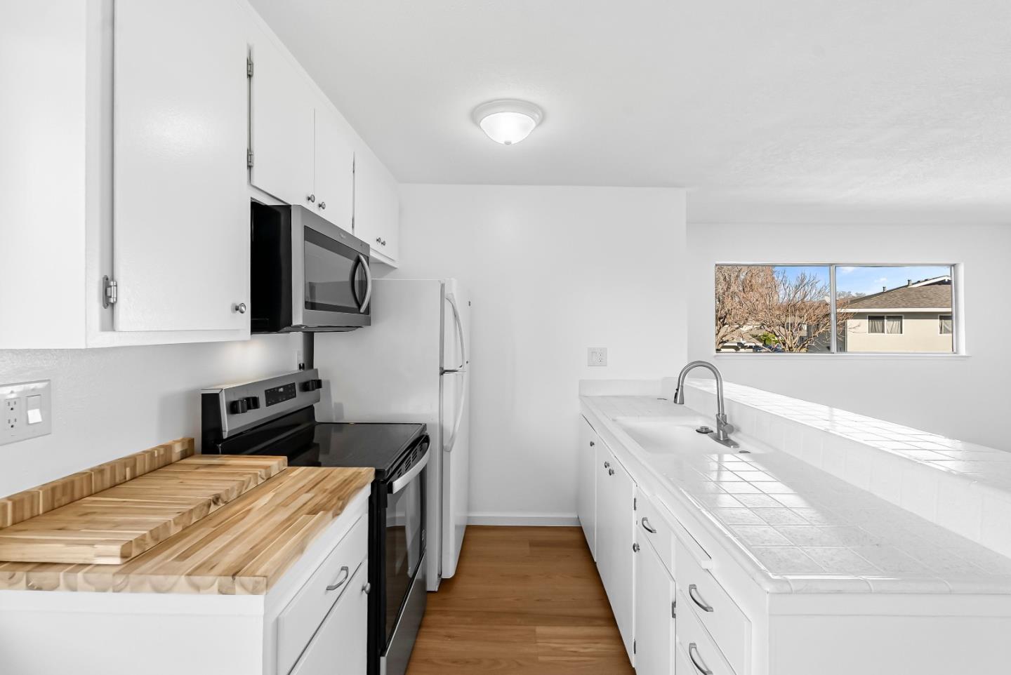 Detail Gallery Image 9 of 29 For 5577 Spinnaker Dr #4,  San Jose,  CA 95123 - 1 Beds | 1 Baths