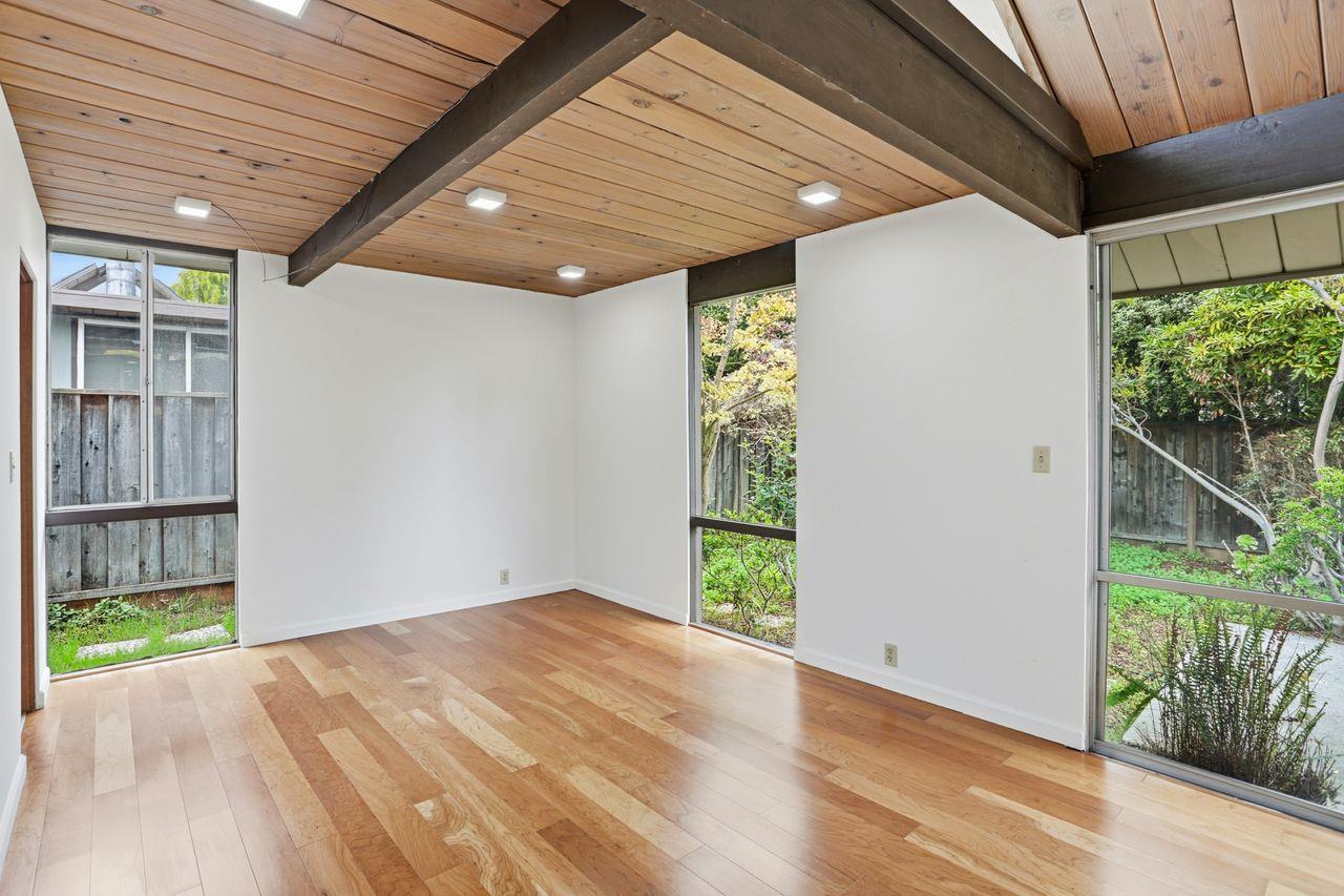 Detail Gallery Image 15 of 30 For 827 Cumberland Dr, Sunnyvale,  CA 94087 - 5 Beds | 3 Baths