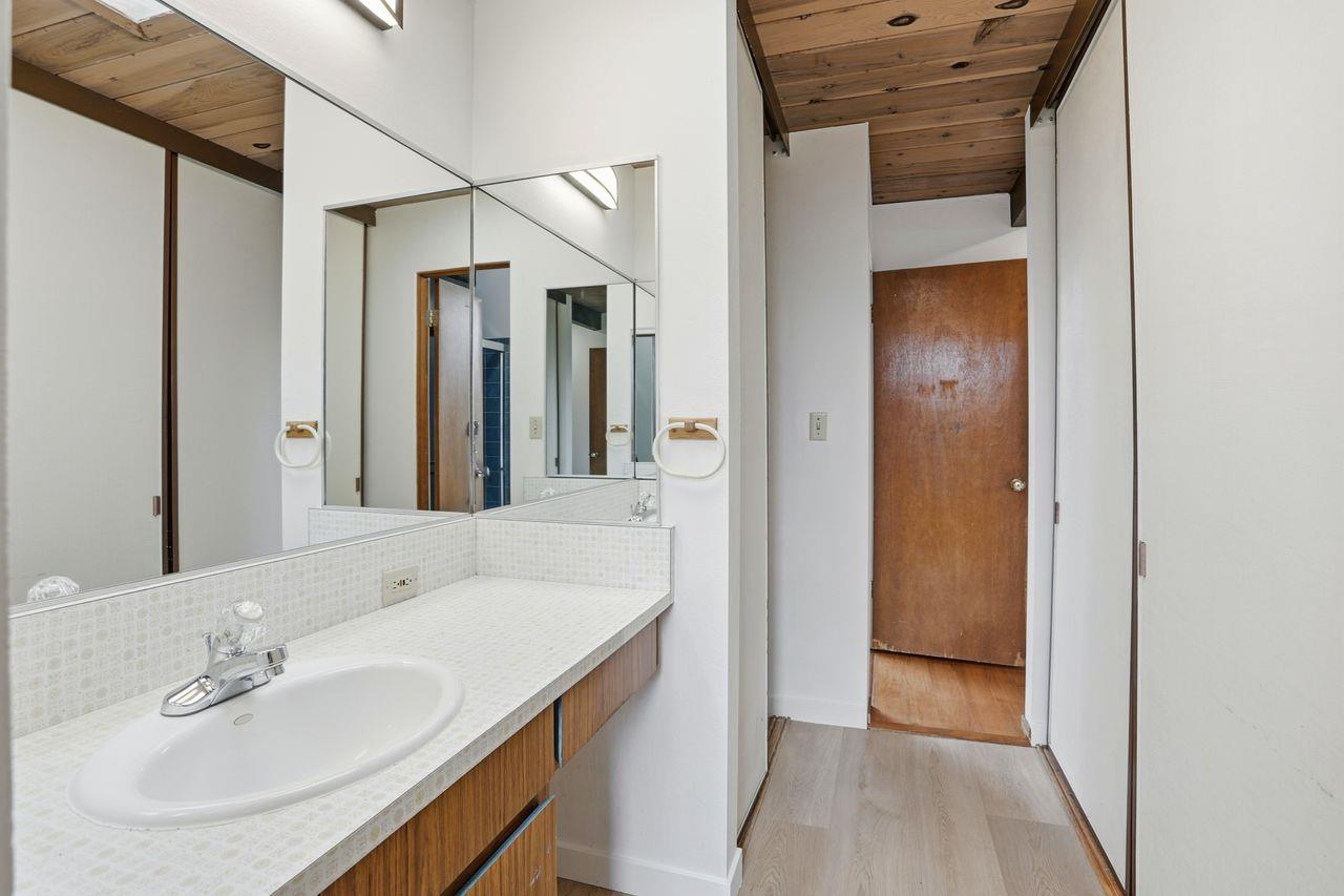 Detail Gallery Image 24 of 30 For 827 Cumberland Dr, Sunnyvale,  CA 94087 - 5 Beds | 3 Baths