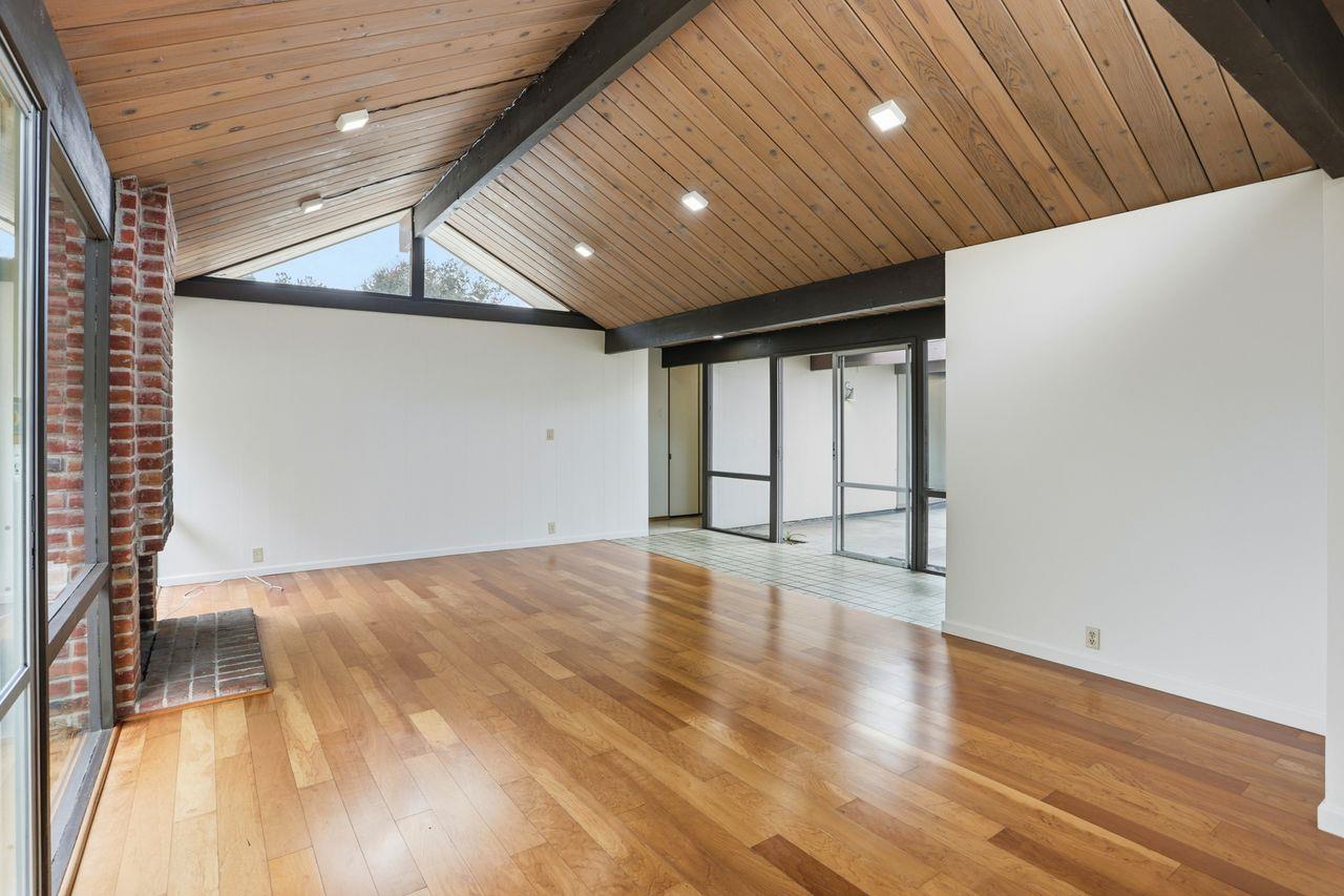 Detail Gallery Image 5 of 30 For 827 Cumberland Dr, Sunnyvale,  CA 94087 - 5 Beds | 3 Baths