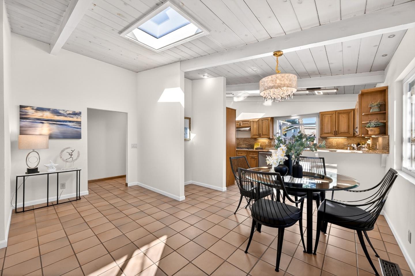 Detail Gallery Image 11 of 52 For 1122 Presidio Blvd, Pacific Grove,  CA 93950 - 3 Beds | 2 Baths