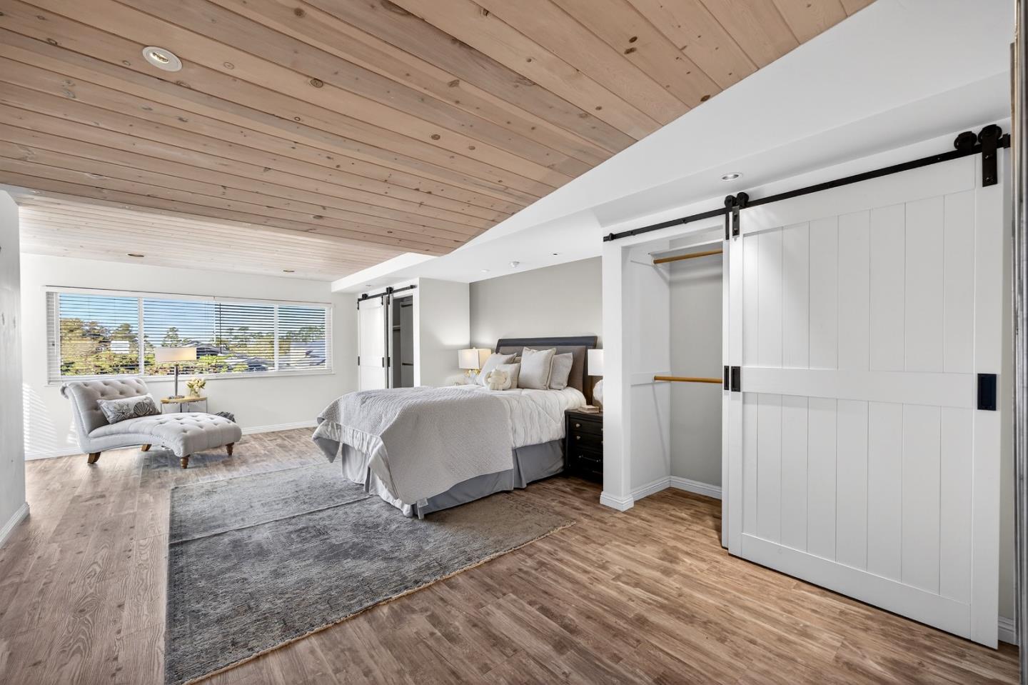 Detail Gallery Image 18 of 52 For 1122 Presidio Blvd, Pacific Grove,  CA 93950 - 3 Beds | 2 Baths