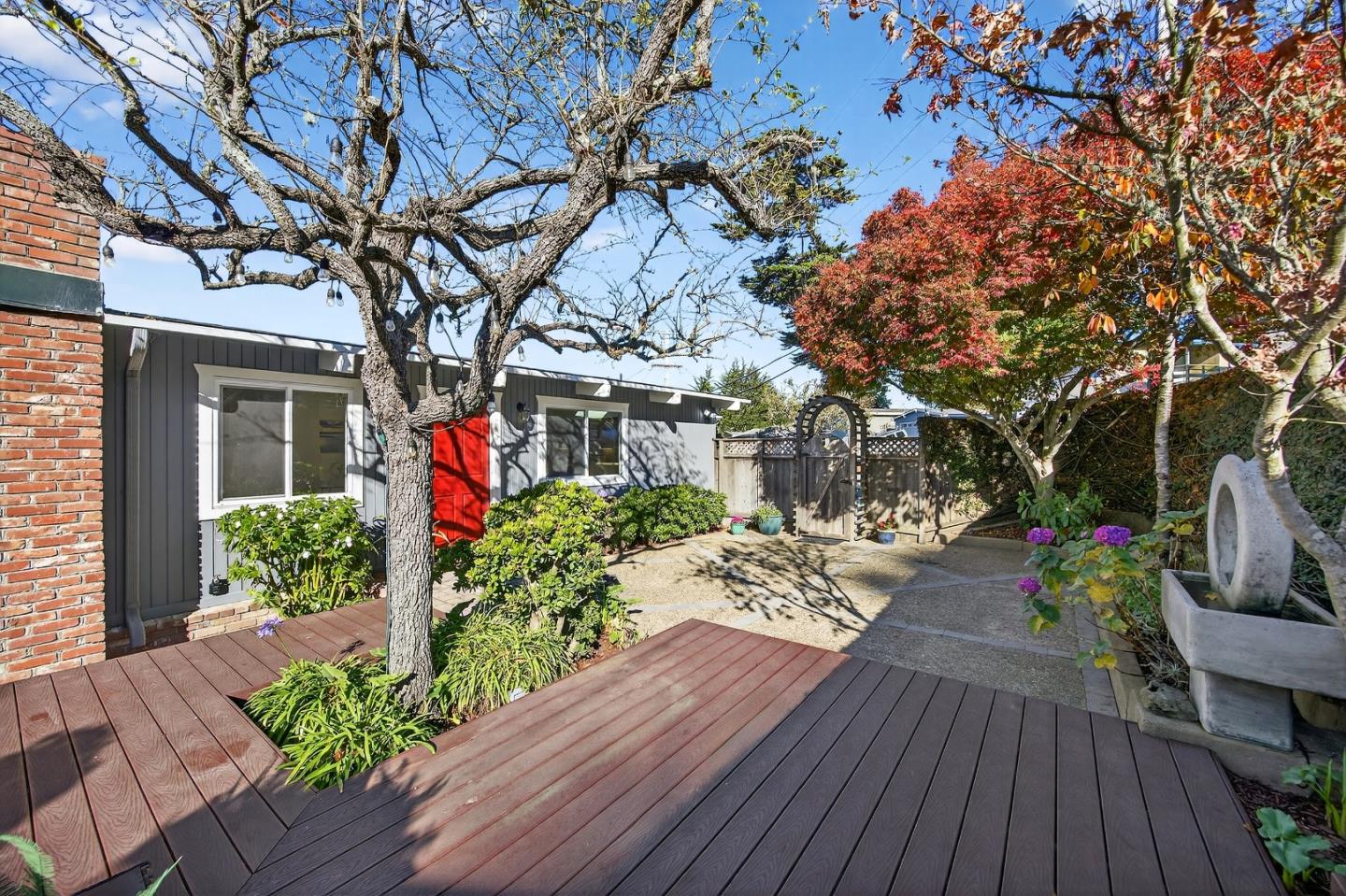 Detail Gallery Image 7 of 52 For 1122 Presidio Blvd, Pacific Grove,  CA 93950 - 3 Beds | 2 Baths