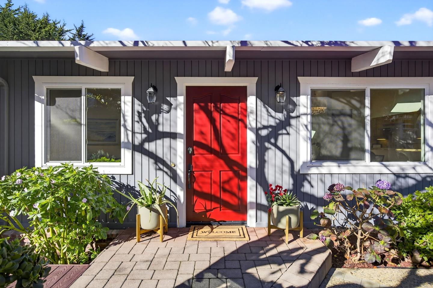 Detail Gallery Image 8 of 52 For 1122 Presidio Blvd, Pacific Grove,  CA 93950 - 3 Beds | 2 Baths