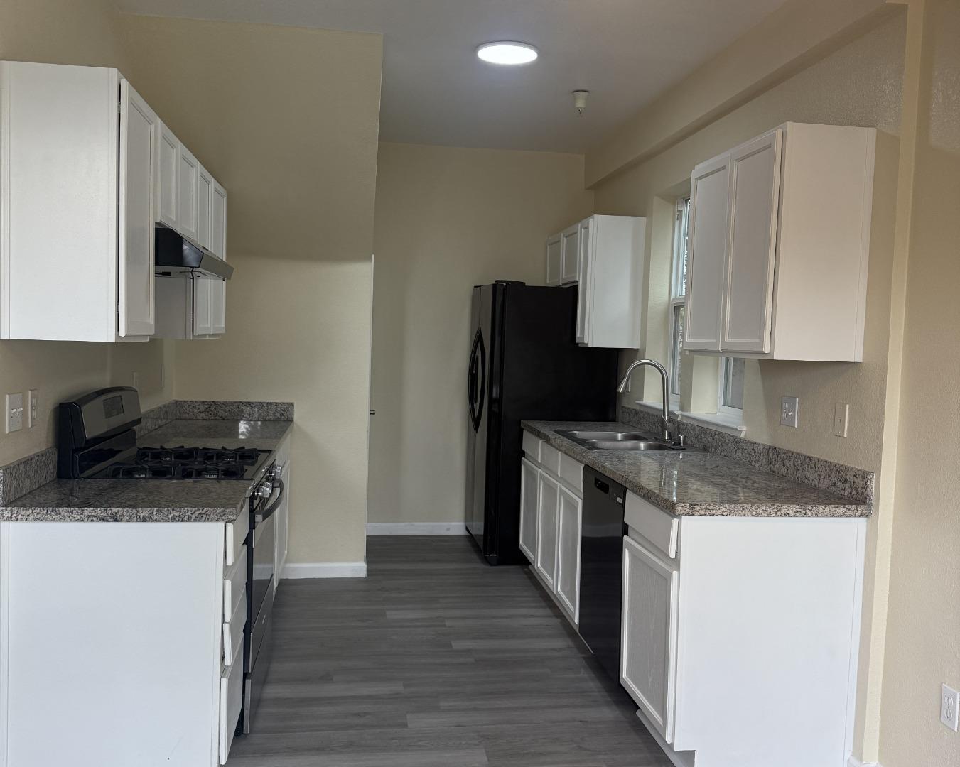 Detail Gallery Image 5 of 11 For 225 Pacifica Blvd #204,  Watsonville,  CA 95076 - 2 Beds | 1/1 Baths