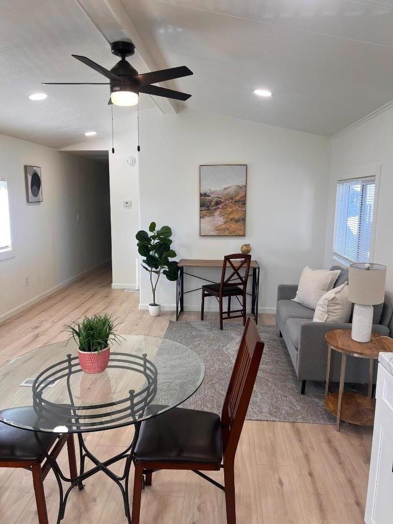 Detail Gallery Image 7 of 22 For 3499 E Bayshore Rd #112,  Redwood City,  CA 94063 - 2 Beds | 2 Baths