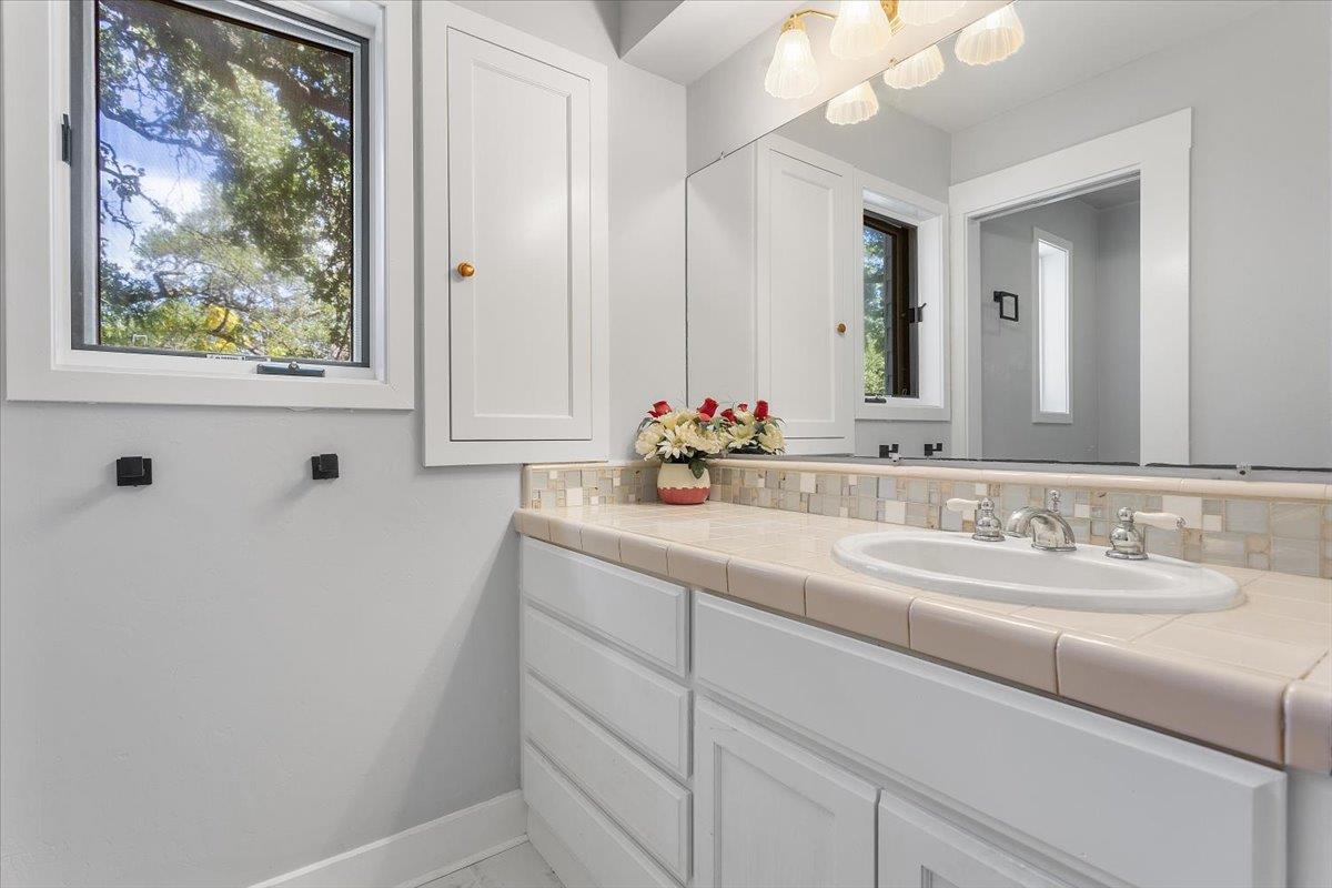 Detail Gallery Image 21 of 35 For 14275 Saratoga Ave, Saratoga,  CA 95070 - 7 Beds | 4 Baths