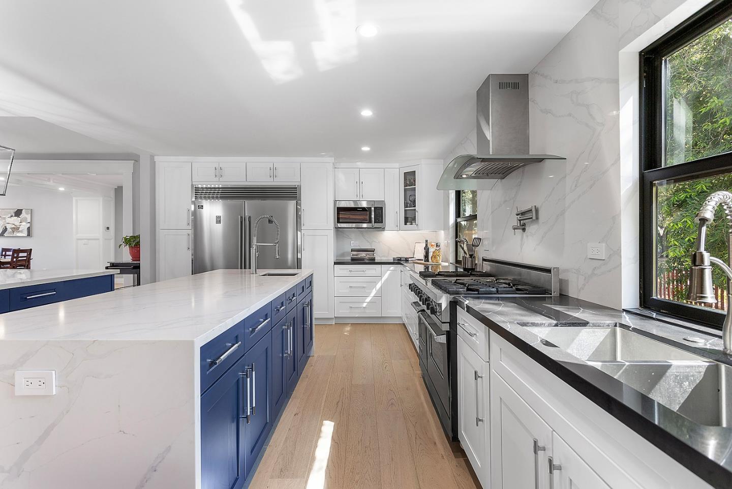 Detail Gallery Image 7 of 35 For 14275 Saratoga Ave, Saratoga,  CA 95070 - 7 Beds | 4 Baths