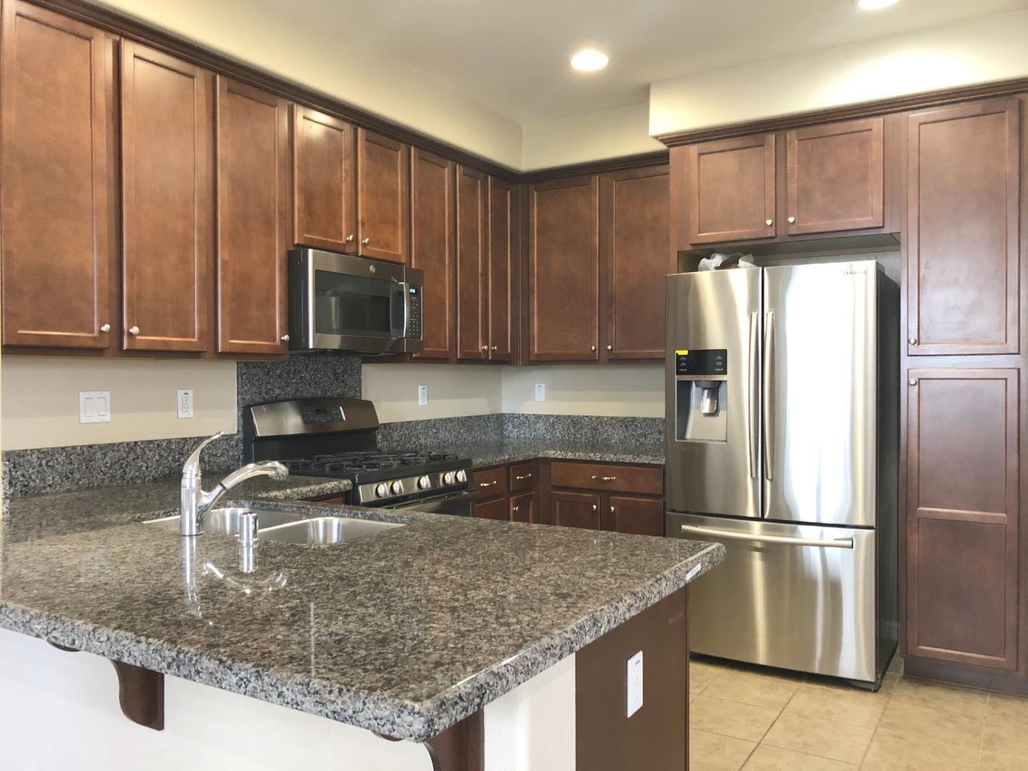 Detail Gallery Image 2 of 12 For 1502 Mccandless Dr, Milpitas,  CA 95035 - 2 Beds | 2/1 Baths