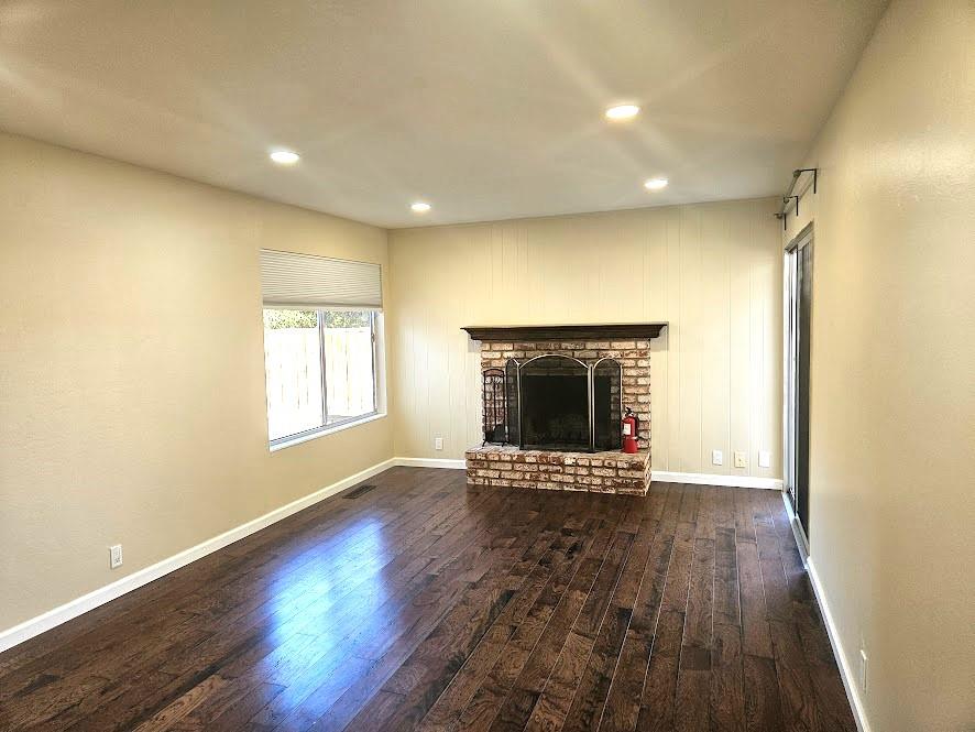 Detail Gallery Image 2 of 16 For 808 Moraga Dr, Mountain View,  CA 94041 - 2 Beds | 2 Baths