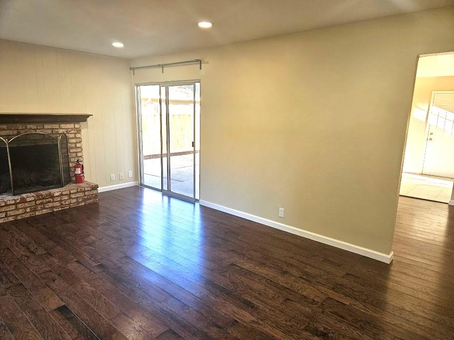 Detail Gallery Image 3 of 16 For 808 Moraga Dr, Mountain View,  CA 94041 - 2 Beds | 2 Baths