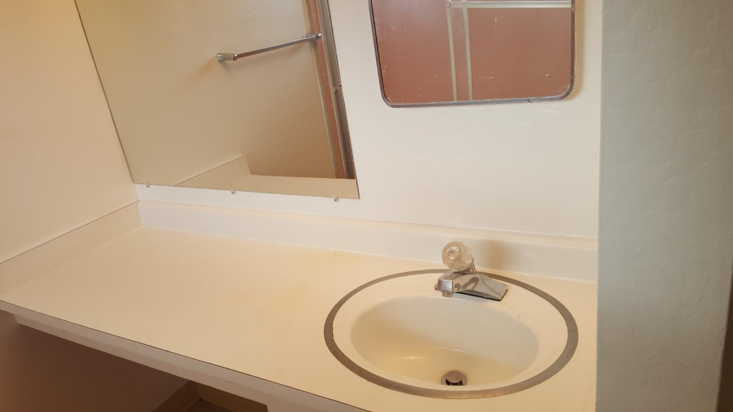 Detail Gallery Image 7 of 8 For Norfolk St,  San Mateo,  CA 94401 - 1 Beds | 1 Baths