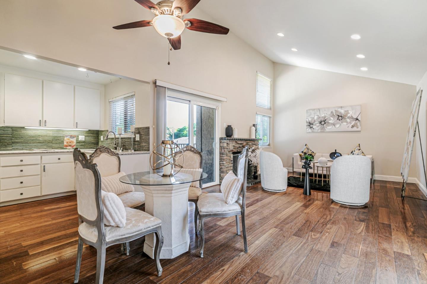 Detail Gallery Image 10 of 27 For 2128 Canoas Garden Ave #D,  San Jose,  CA 95125 - 2 Beds | 1/1 Baths