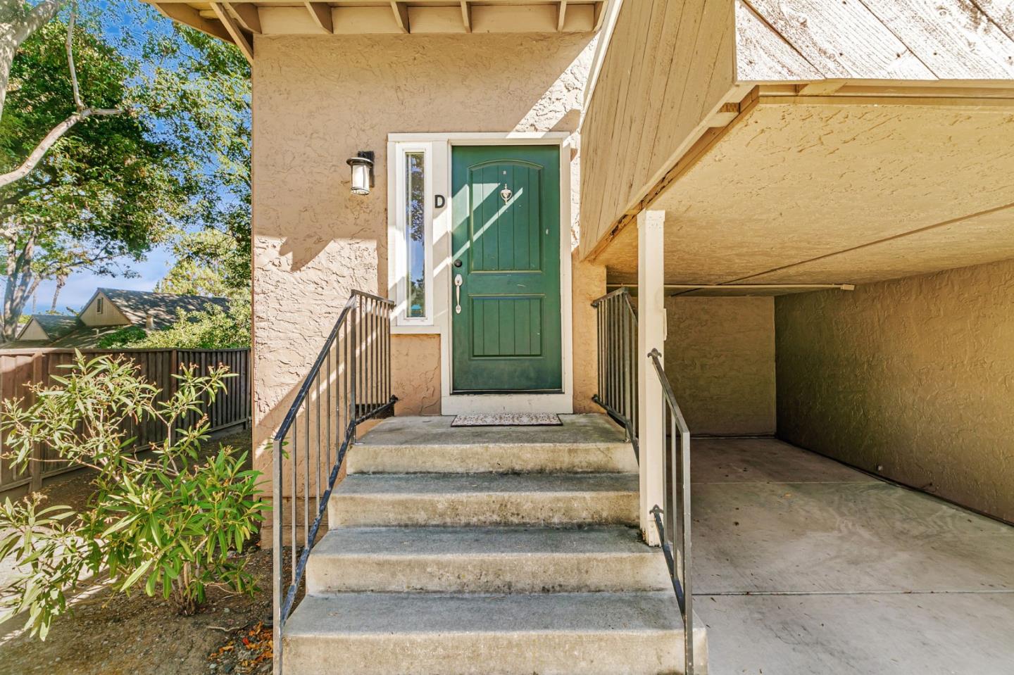 Detail Gallery Image 4 of 27 For 2128 Canoas Garden Ave #D,  San Jose,  CA 95125 - 2 Beds | 1/1 Baths